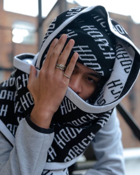 Svart/hvit Og Logo Lue & Vendbart Skjerf Hoodrich